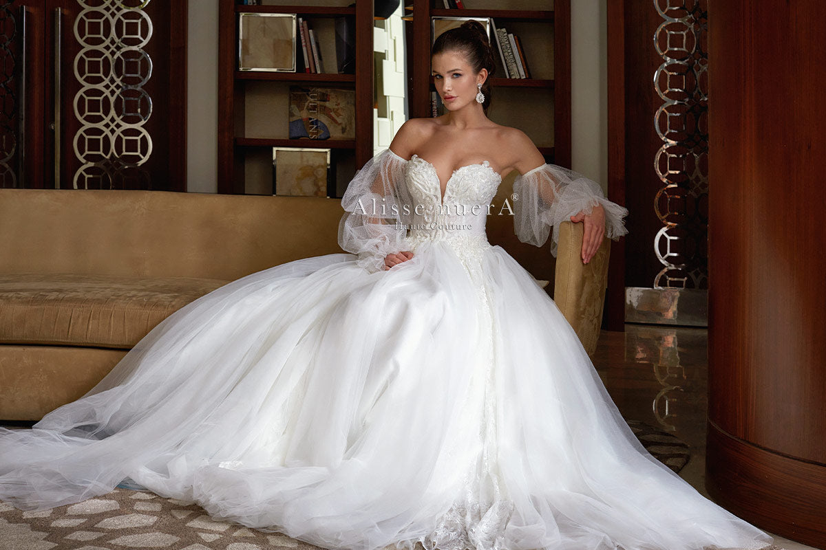 Petite Wedding Dresses: Find the Perfect Fit for Petite Brides - Alisse Bridal Petite Wedding Dresses: Find the Perfect Fit for Petite Brides - Alisse Bridal