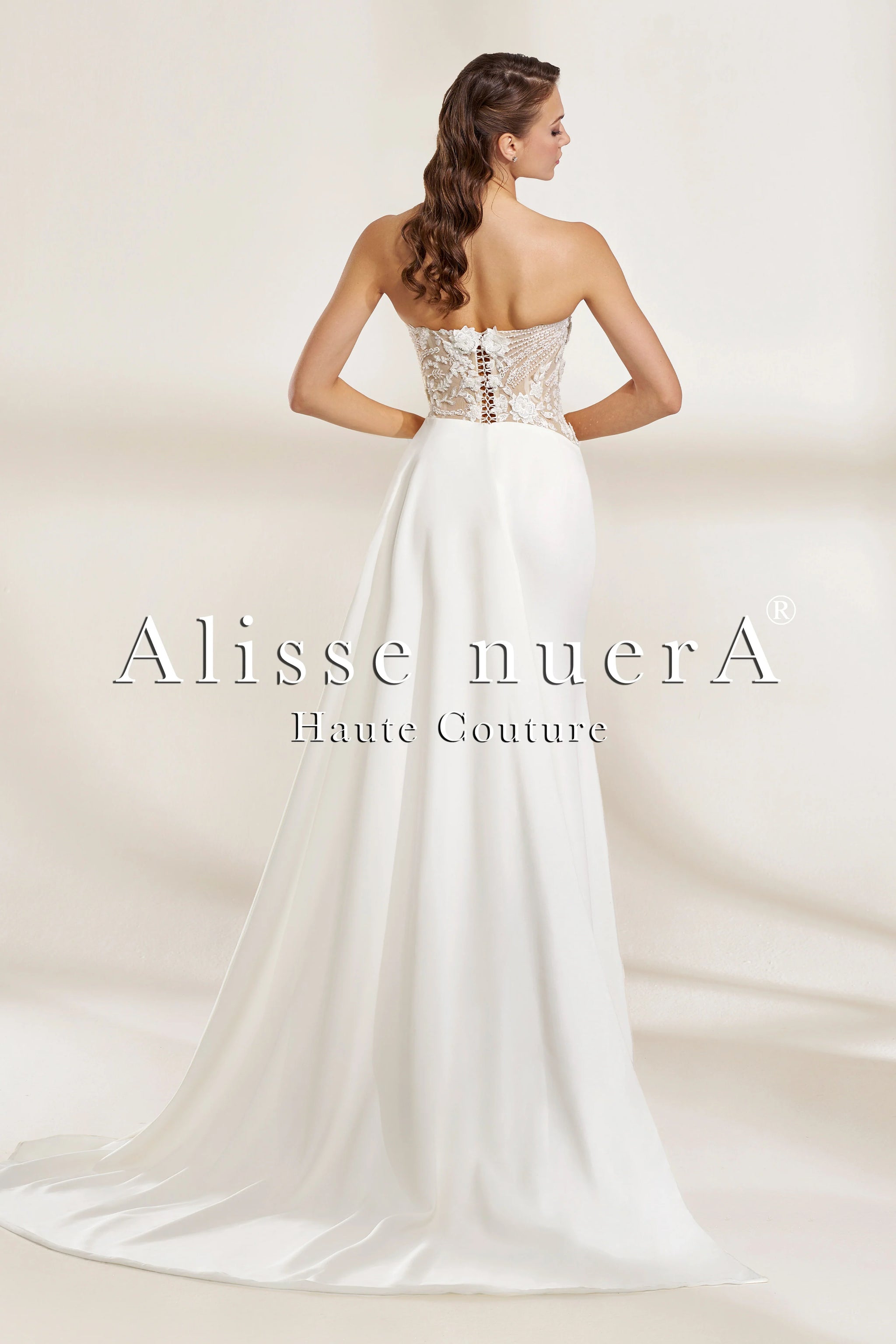 Luxurious Satin Strapless Wedding Dress with Deep Slit and Lace Embellished Bodice