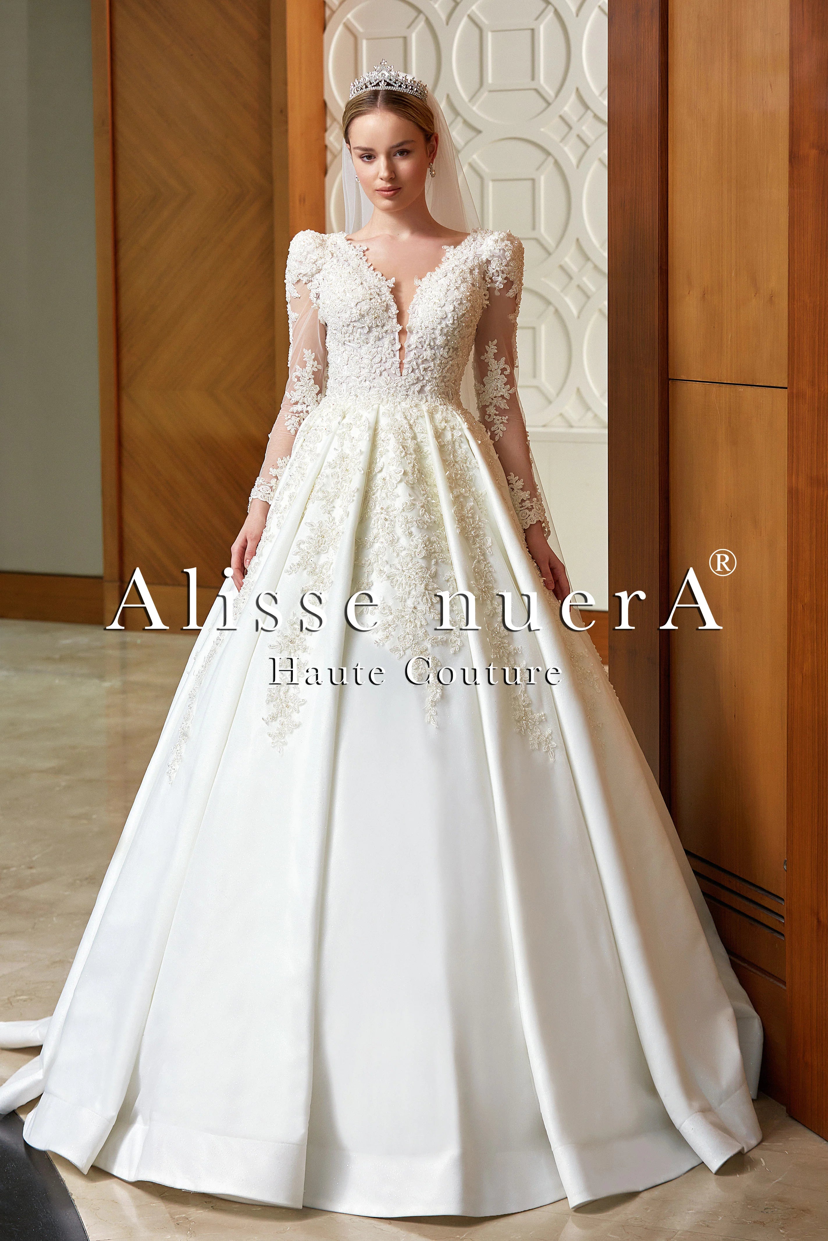 Long Sleeve Deep V Back Pleated Princess Wedding Dress with Shoulder Padding Long Sleeve Deep V Back Pleated Princess Wedding Dress with Shoulder Padding