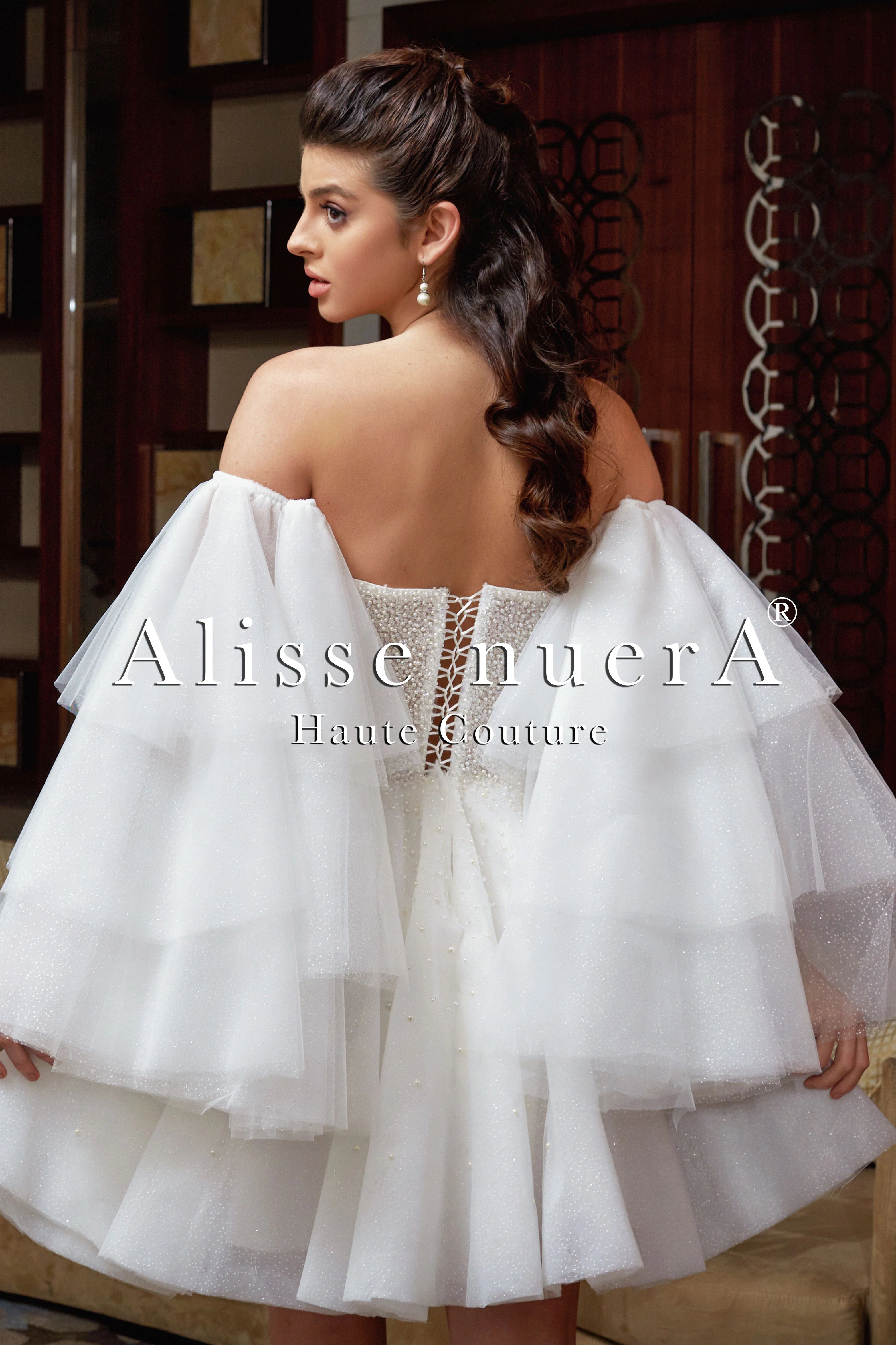 Long Sleeve Strapless Sweetheart Neck Mini Wedding Dress Model Long Sleeve Strapless Sweetheart Neck Mini Wedding Dress Model