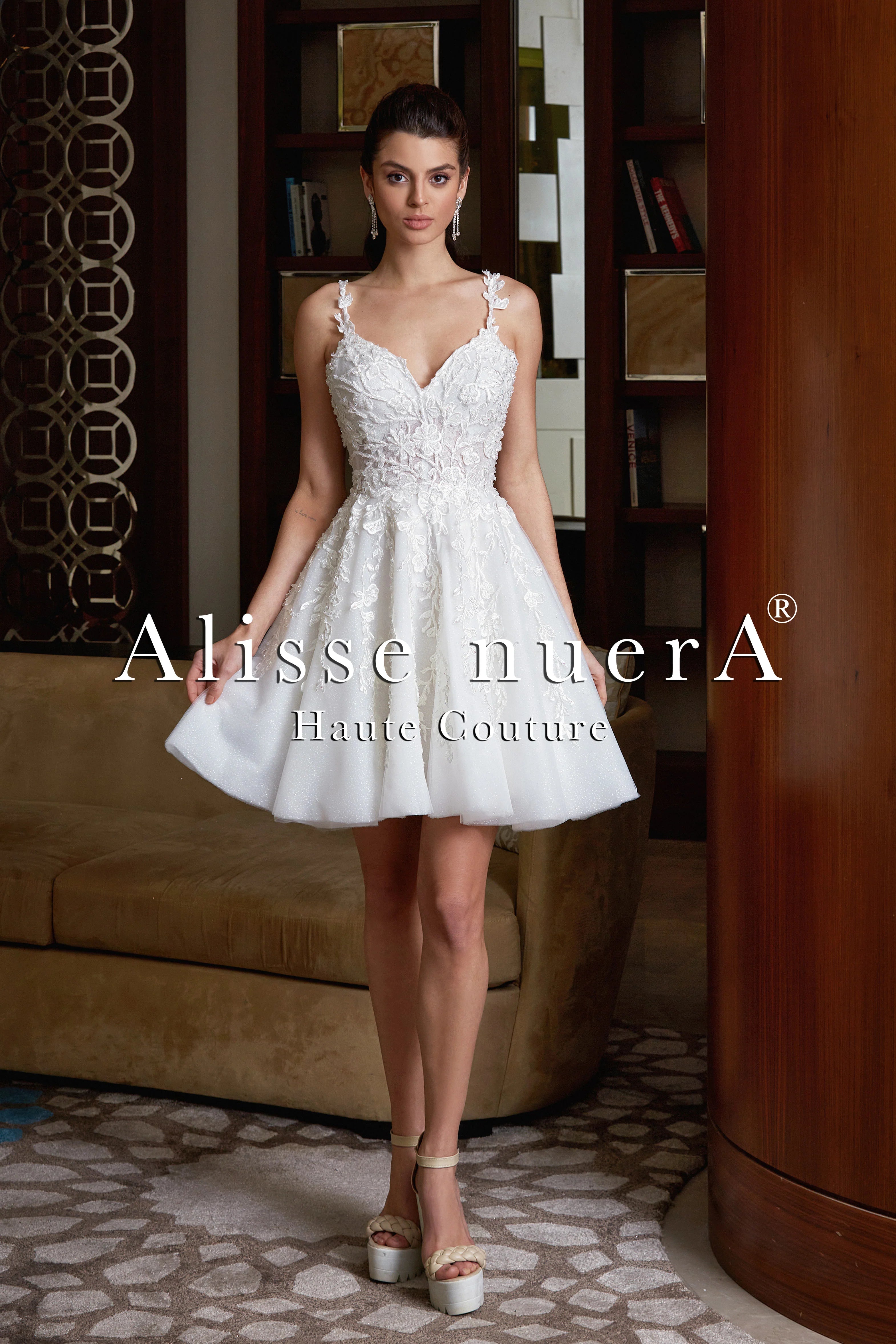 Sweetheart Neck Strapless Mini Skirt Lace Wedding Dress Model - Alisse Sweetheart Neck Strapless Mini Skirt Lace Wedding Dress Model - Alisse