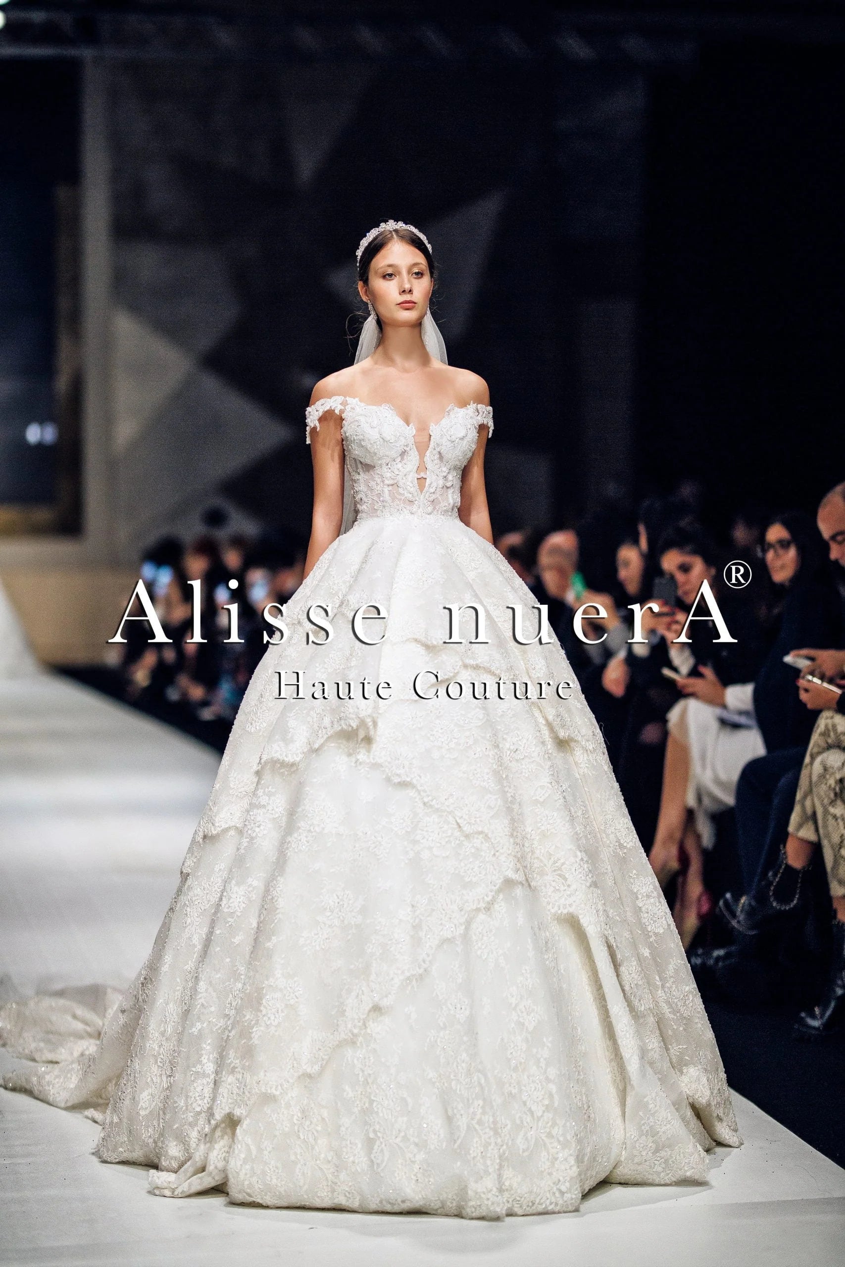 off the runway wedding dresses Six Scene Setting Trends Straight Off the Runway Create Awe-Inspiring Bridal Looks